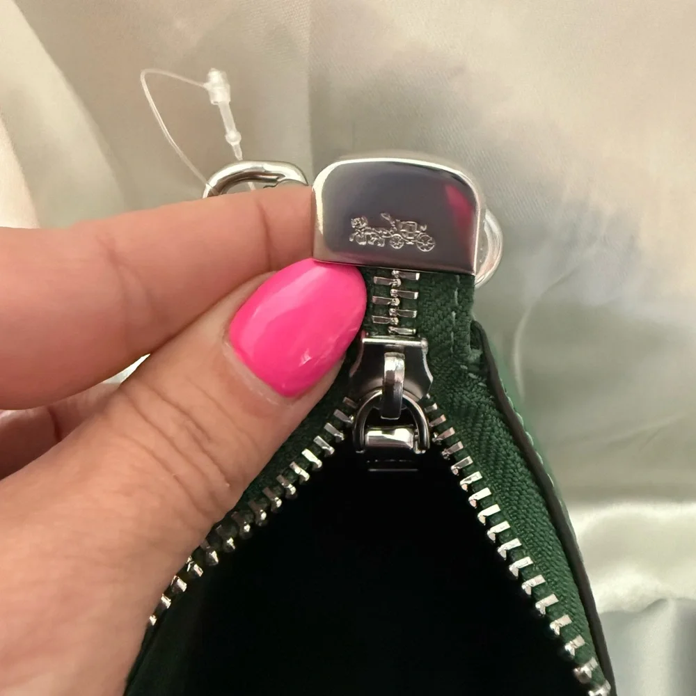 💚Coach NEW Teri Beautiful Emerald Green Leather Shoulder Bag with crossbody💚 - Picture 8 of 10